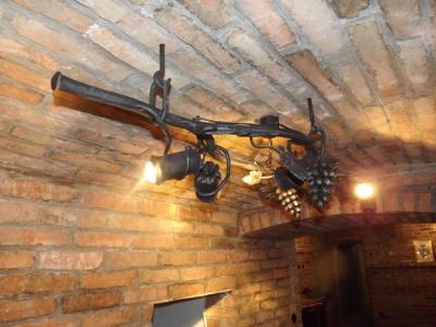 Umleck kovstv VYTOPIL - Kovany-lustr-Strelice