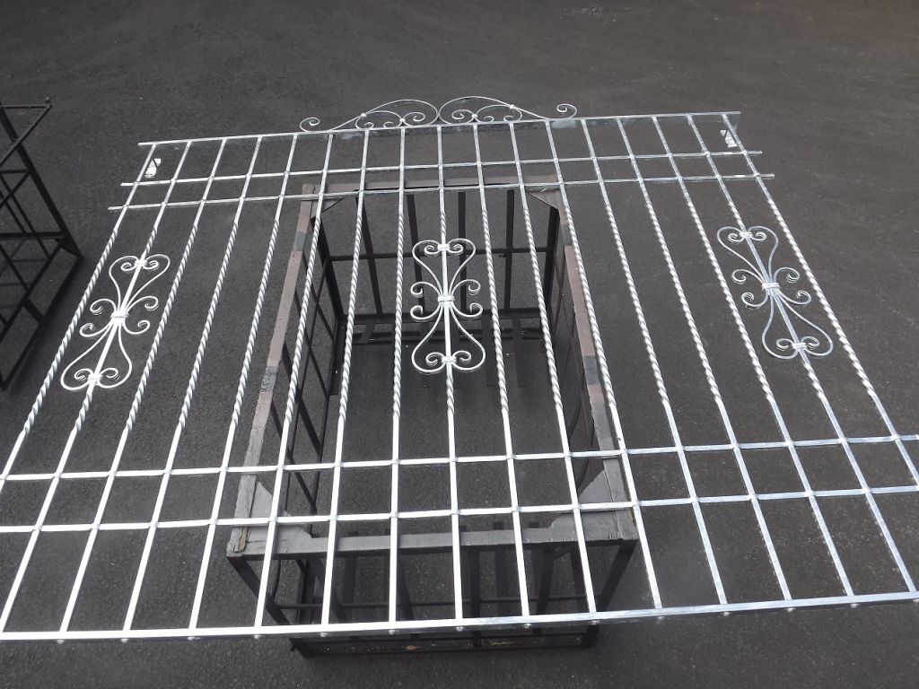 Kovan� m��e na okna - Wien - Kovaná mříž do okna- Wien