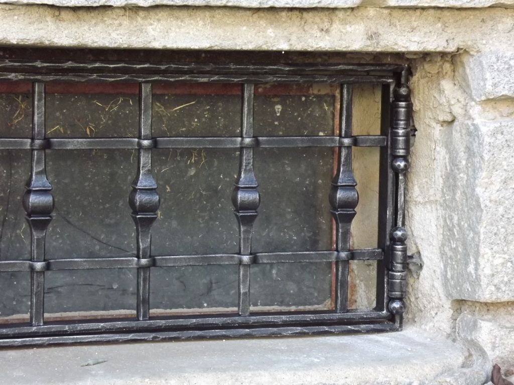 Bezpe�nostn� m��e Brno venkov, Kobylnice - mříže bezpečnostní_03