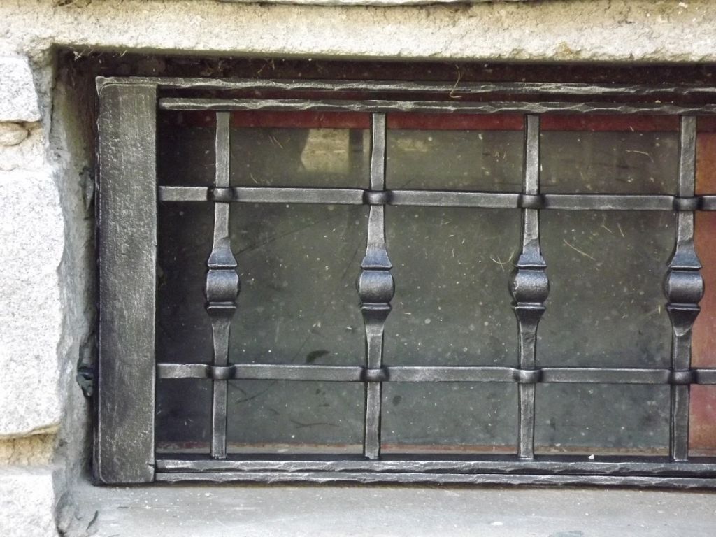 Bezpe�nostn� m��e Brno venkov, Kobylnice - mříže bezpečnostní_04