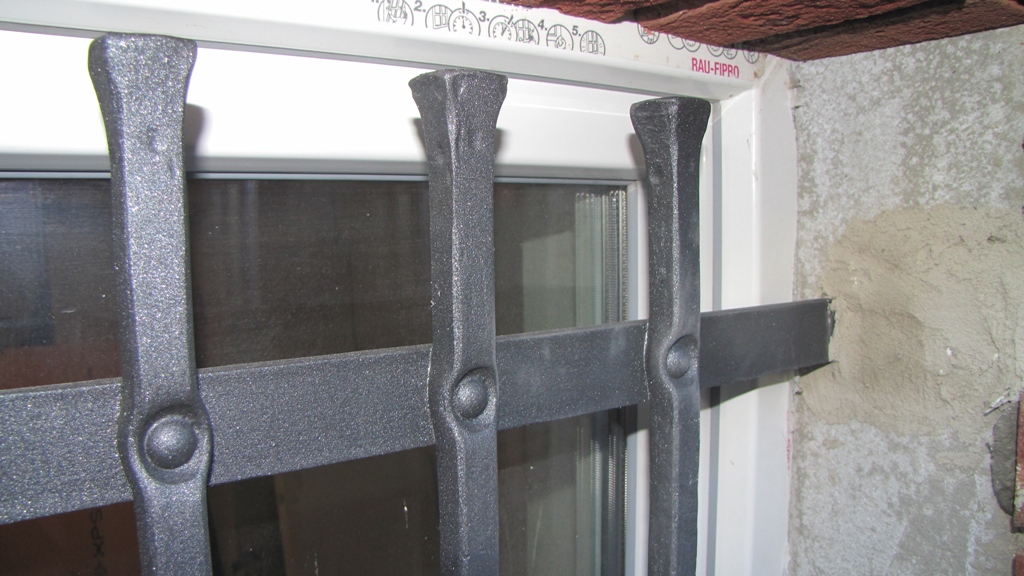 Kovan� dve�n� a okenn� m�� Sob�ice - IMG_1426