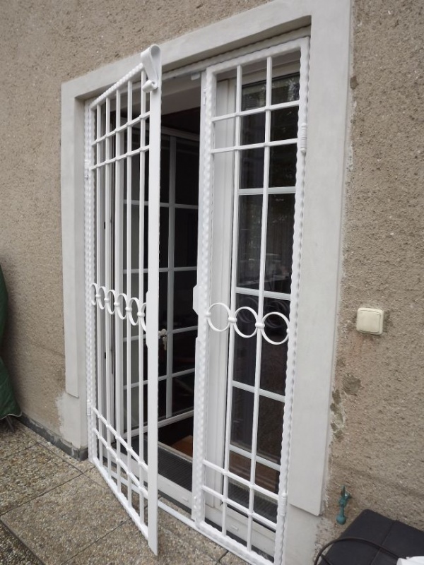 Bezpe�nostn� m��e Brno - Žlutý kopec Brno - mříže 1