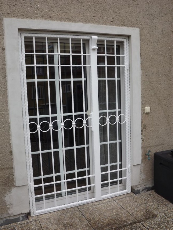 Bezpe�nostn� m��e Brno - Žlutý kopec Brno - mříže 2