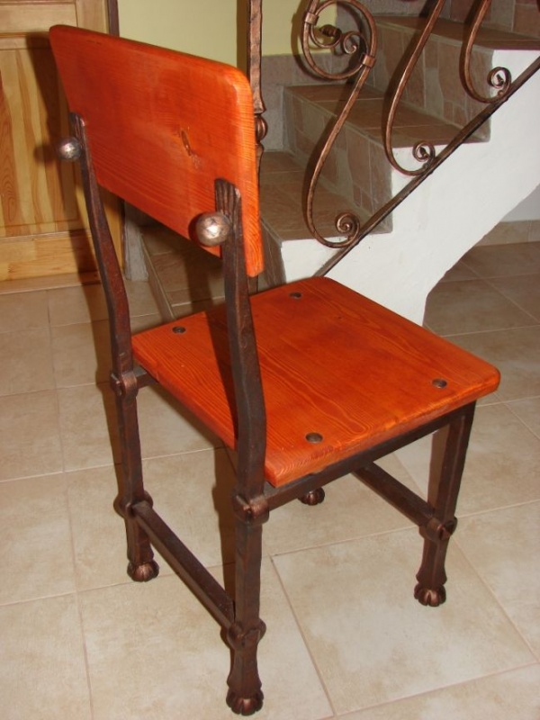 Kovan� stoly a �idle - kovaná židle_01