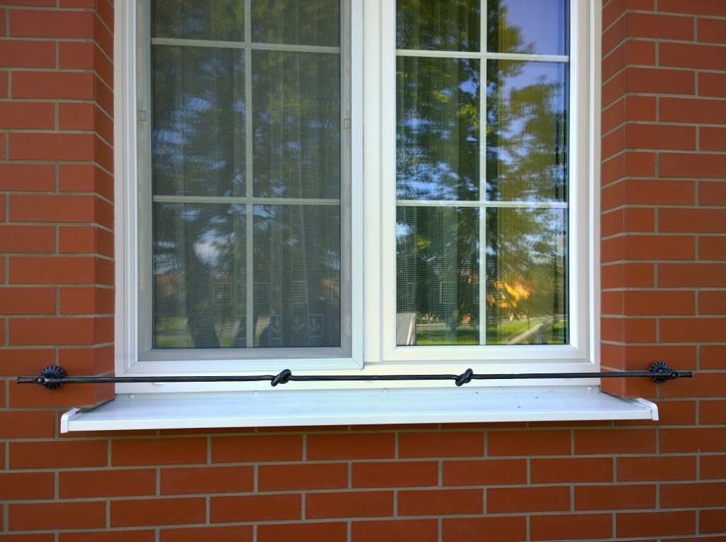 Okrasn� kovan� dopl�ky - okenní zábrany 02