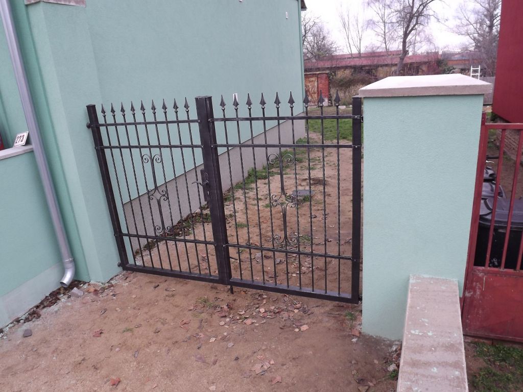 Kovan� br�na Vranovice - kovaná brána - Vranovice 1.jpe