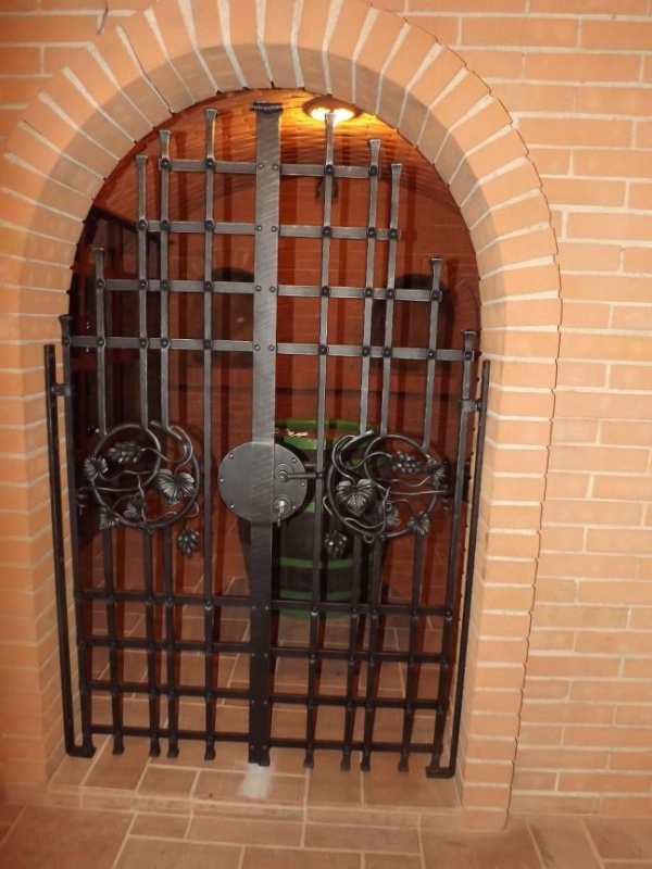 M��e sklep� - Dvoukřídlá mříž do sklepa - Šardice