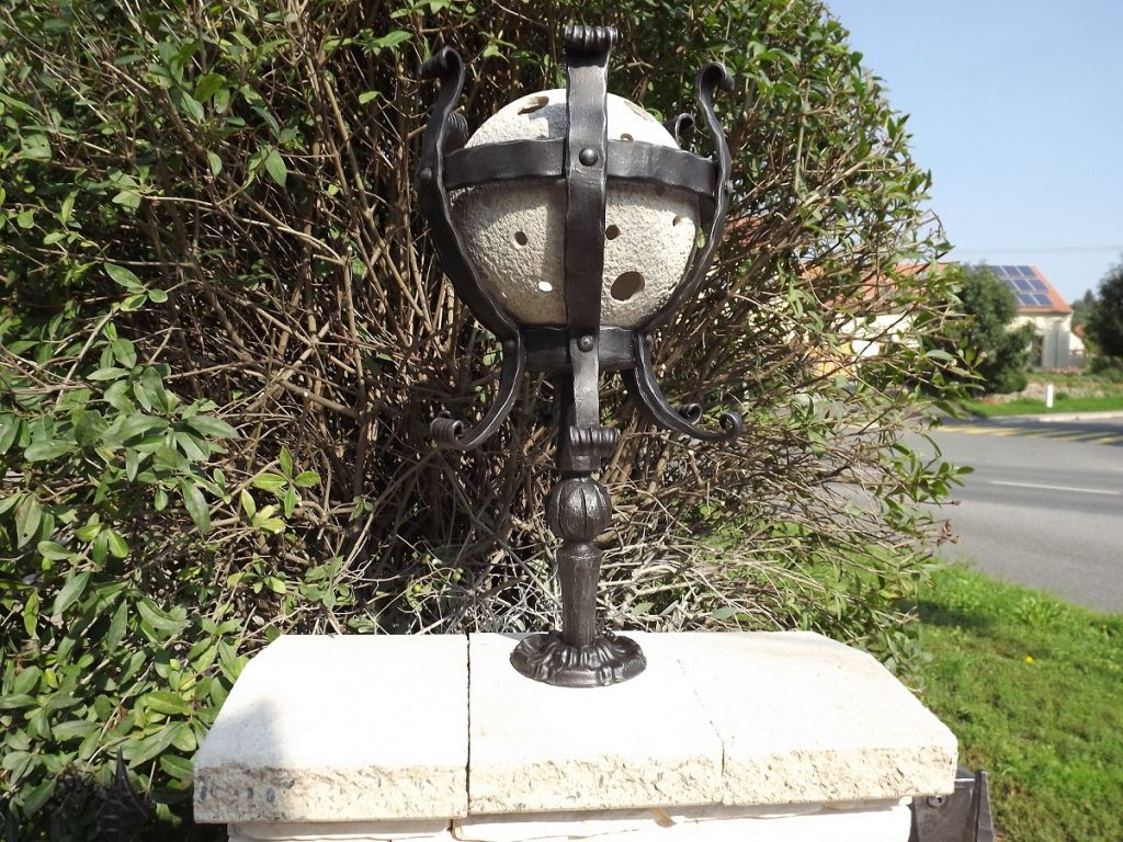 Kov��sk� v�robky na p��n� - kované světlo venkovní