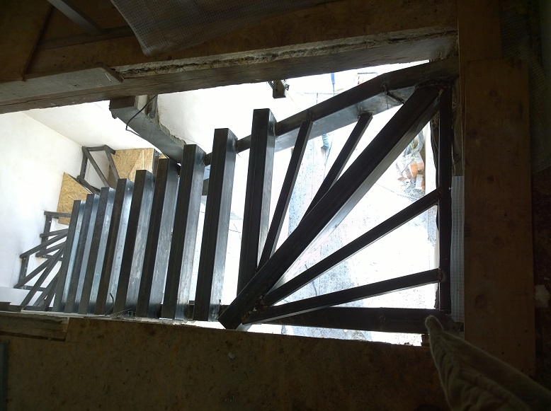 Ocelov� konstrukce schod� - Opatovice - schody - kovaná konstrukce_05