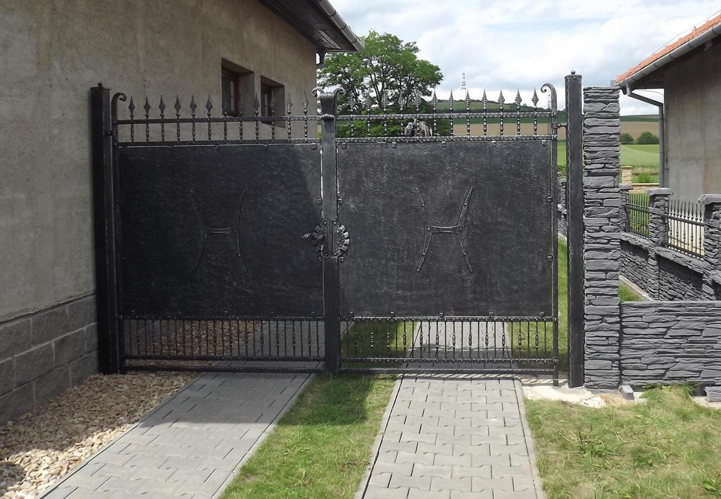 Kovan� br�ny Vy�kov - kovaná brána brno - venkov 1