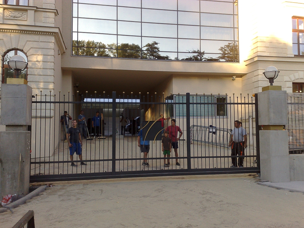 SurGal Clinic - Brno - SurGal Clinic - Brána B Montáž