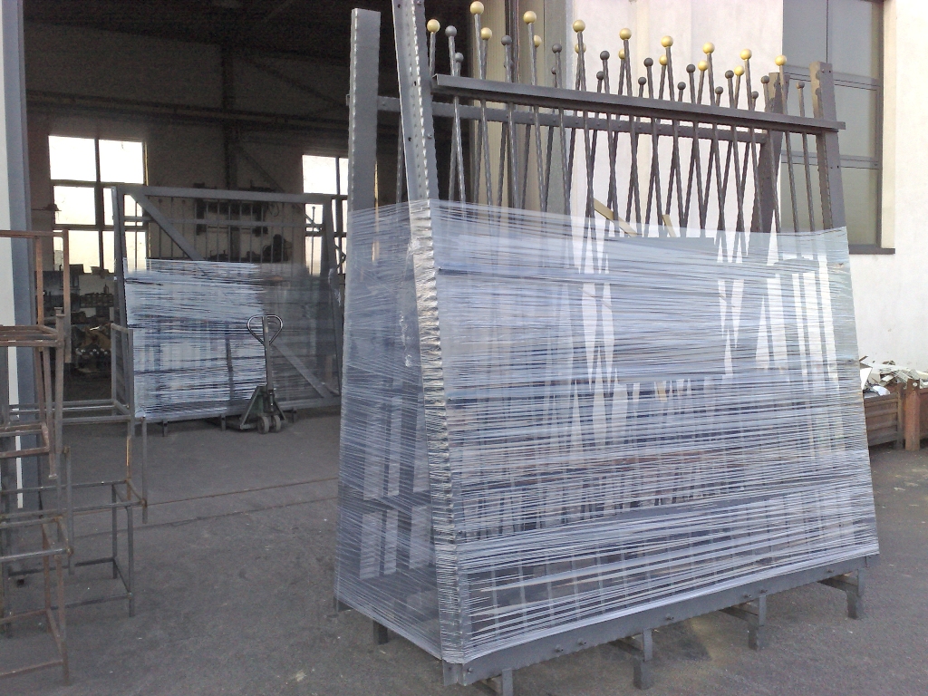 SurGal Clinic - Brno - SurGal Clinic - kovaná brána - odvoz