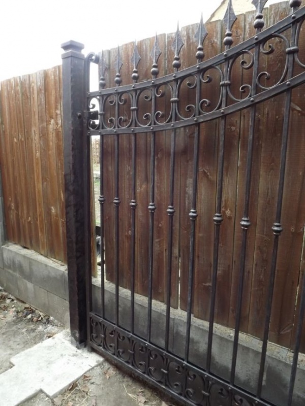 Kovan� br�na Brno - venkov, Moutnice - kovaná brána Brno-venkov, Moutnice 02