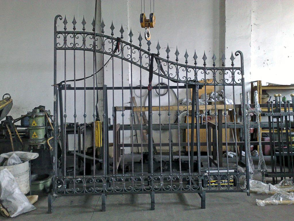 Kovan� br�na Brno - venkov, Moutnice - kovaná brána Brno-venkov, Moutnice 09