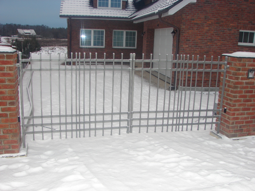 Kovan� br�na Sob�ice - Soběšice_01.jpe