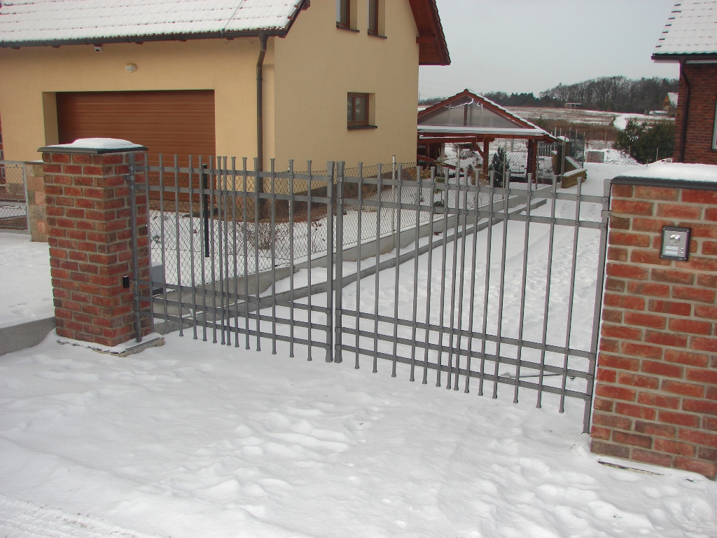 Kovan� br�na Sob�ice - Soběšice_02.jpe