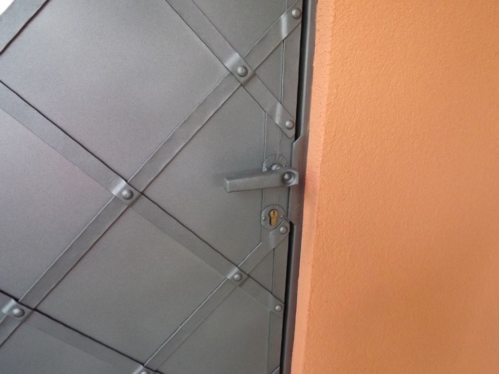 Kovan� dve�e - Vojkovice - DSCF2612