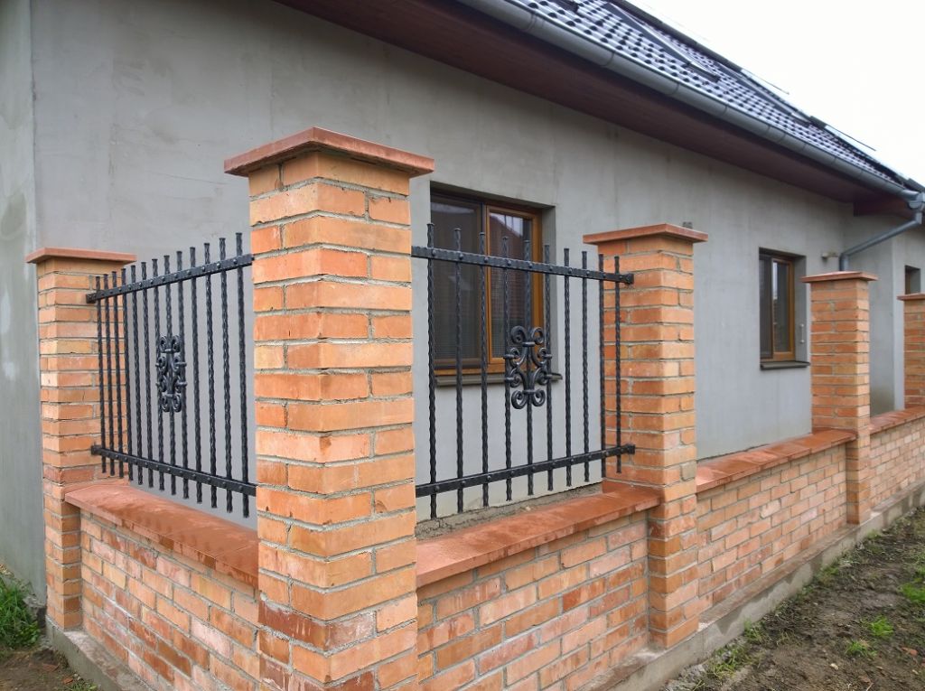 Kovan� plot a branka - �jezd u Brna - Újezd u Brna, ploty_01