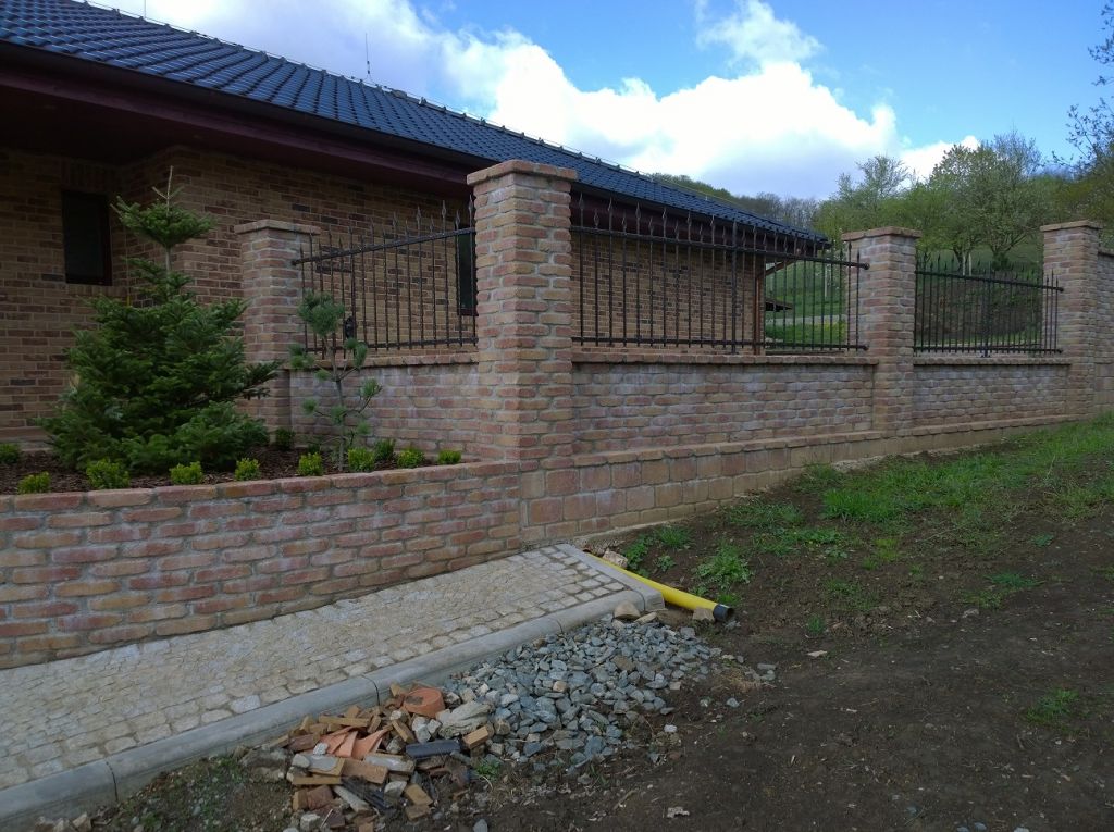 Branka a ploty Klobouky u Brna - N-Po roce-09_26_12