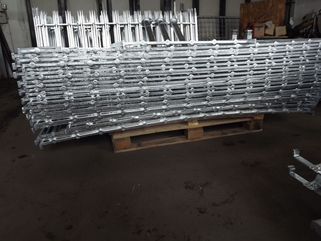 Kovan� br�na, branka a oplocen� - Tetčice - kované ploty_05