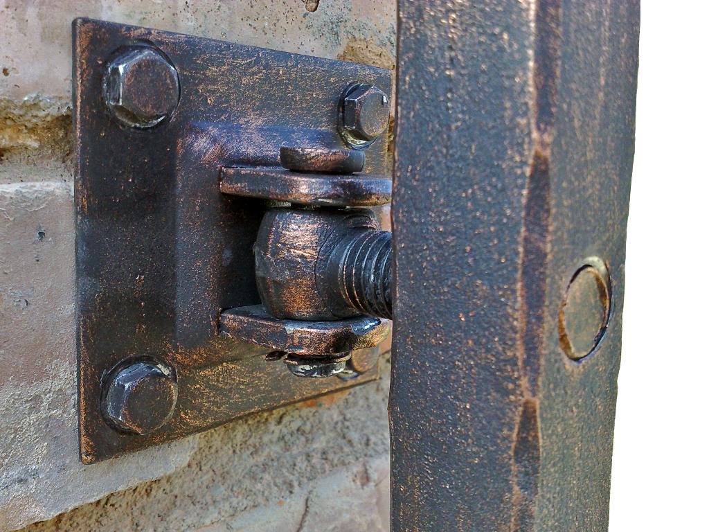 Kovan� branka M�n�n - kovaná branka Měnín 02