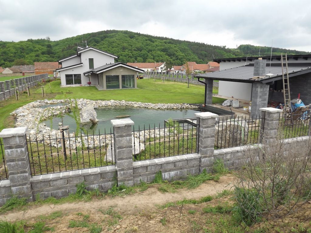 Kovan brna, branka a oplocen - Tetčice - kované ploty_03