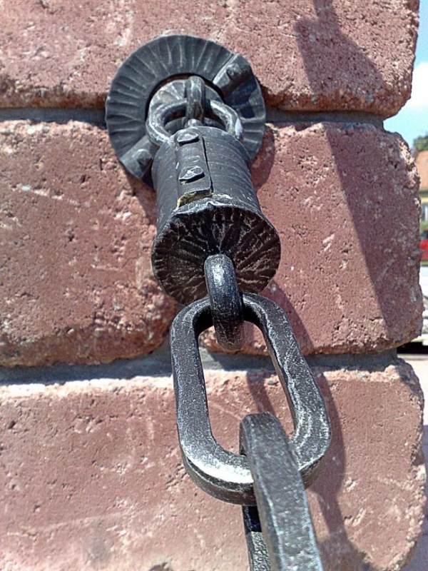 Beton Bro� - kovan� �et�zy - Kované řetězové zábradlí_02