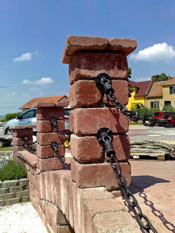 Beton Bro� - kovan� �et�zy - Kované řetězové zábradlí_03