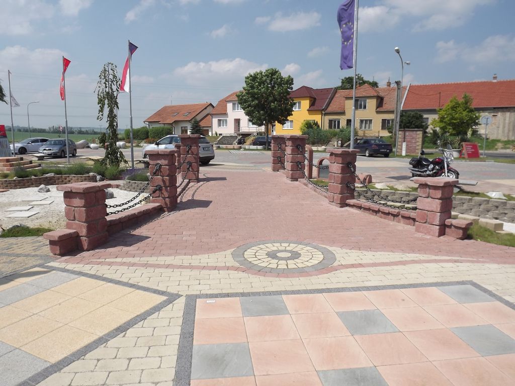 Beton Bro� - kovan� �et�zy - Kované řetězové zábradlí_07