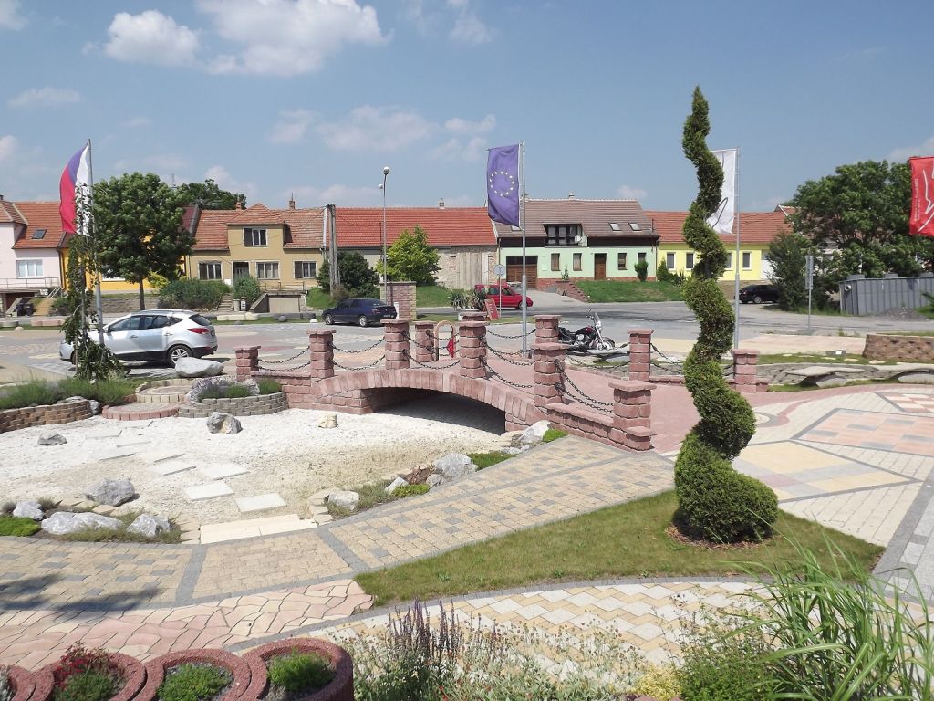 Beton Bro� - kovan� �et�zy - Kované řetězové zábradlí_08