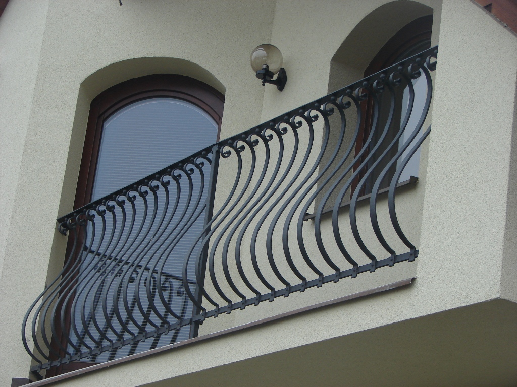 Kovan� balkonov� z�bradl� Sokolnice - DSC03715