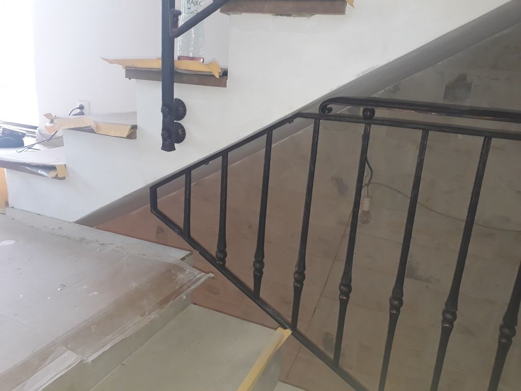 Kovan� schodi��ov� z�bradl� - Praha - Kované schod_zábradlí Praha 02