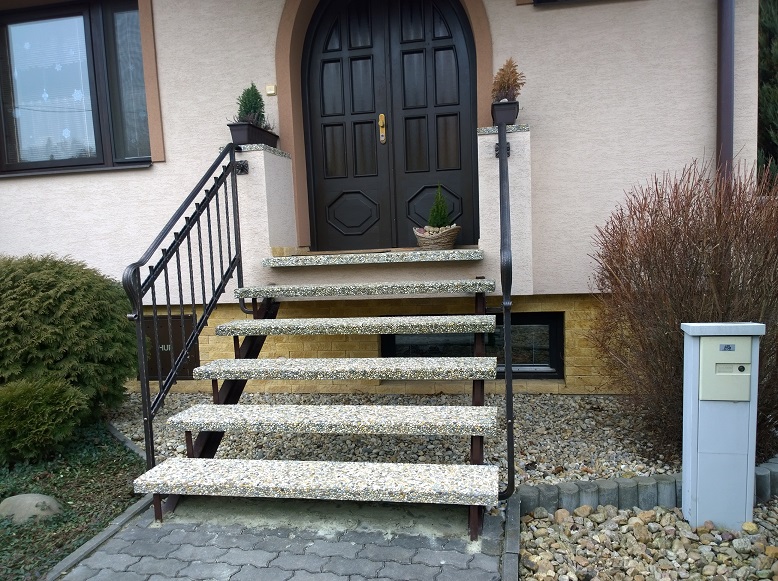 Kovan� schodi��ov� z�bradl� - �jezd u Brna - kované schodišťové zábradlí