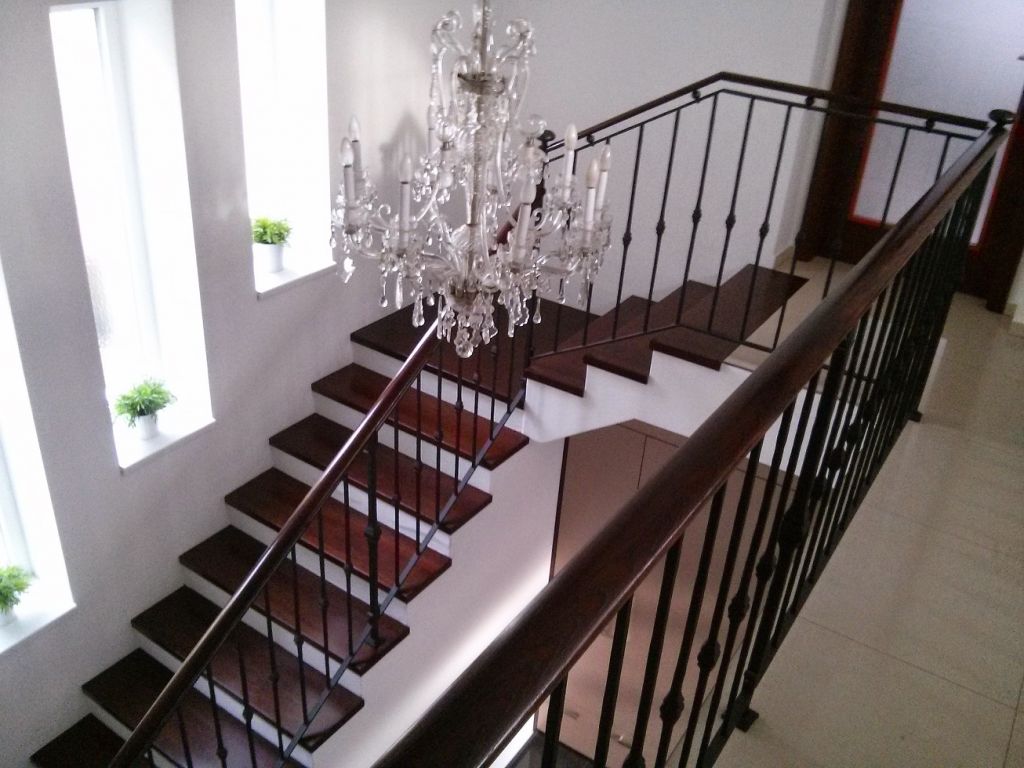 Kovan� schodi��ov� z�bradl� - Sob�ice - vnitřní schodiště_04