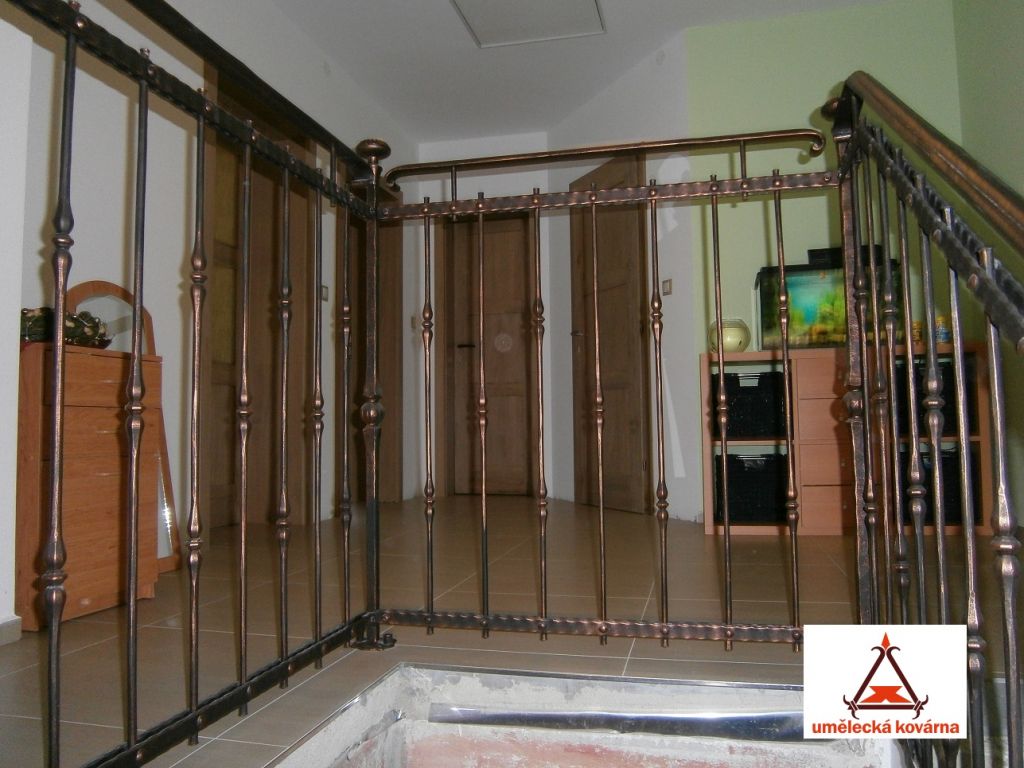 Kovan� z�bradl� schodi�t� RD Velatice - Schodistove zabradli Velatice